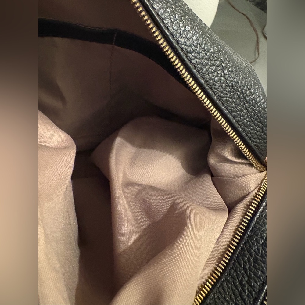Beautiful and clean Valentina convertible leather bag. - Picture 8 of 9